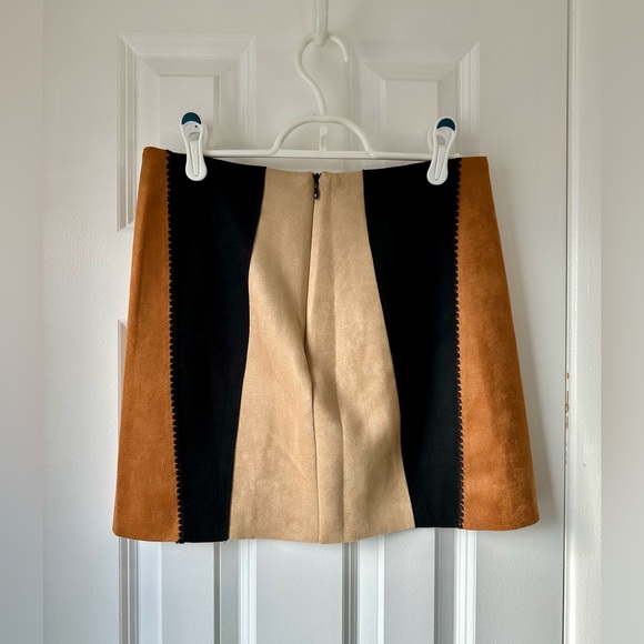 Zara Colorblocked Faux Suede Mini Skirt - Size Medium - Picture 2 of 7
